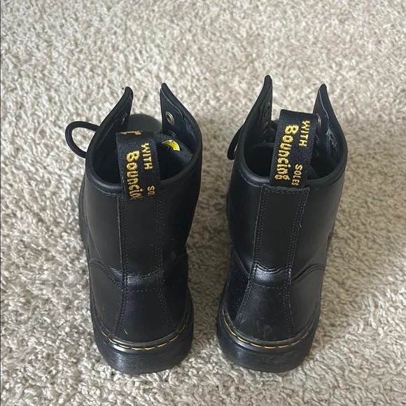 Dr. Martens - Size 6 Women’s - Picture 6 of 8